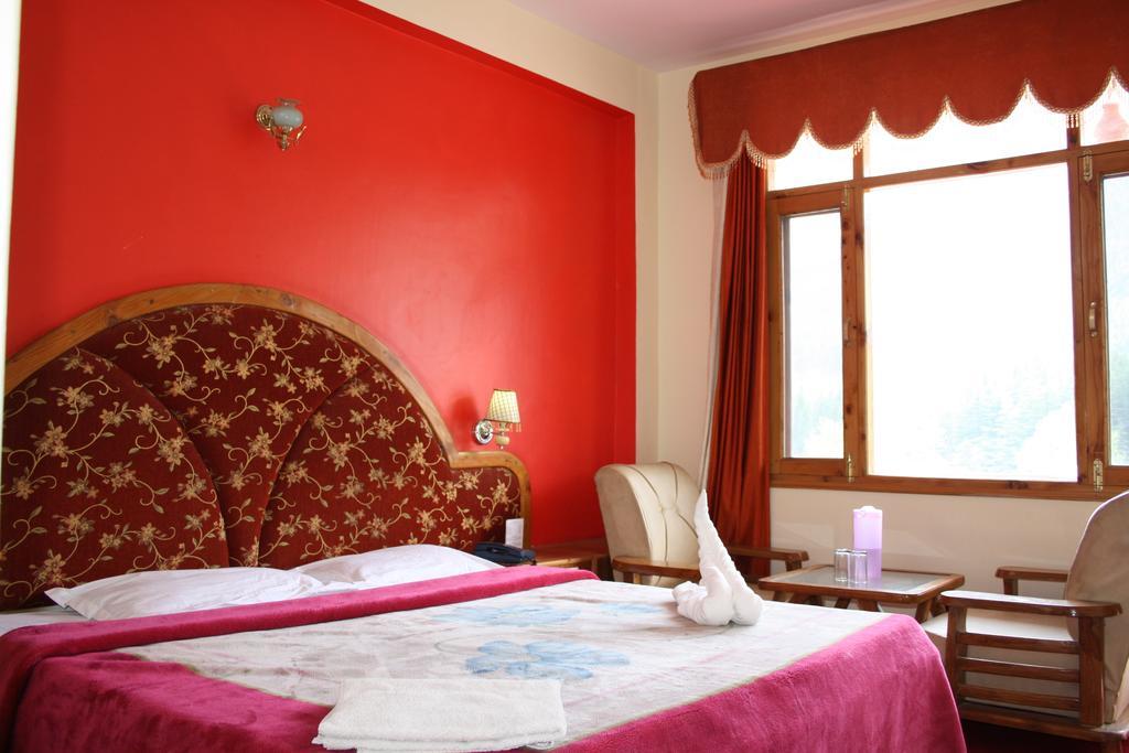 Hotel Ocean Blue Manali Eksteriør bilde