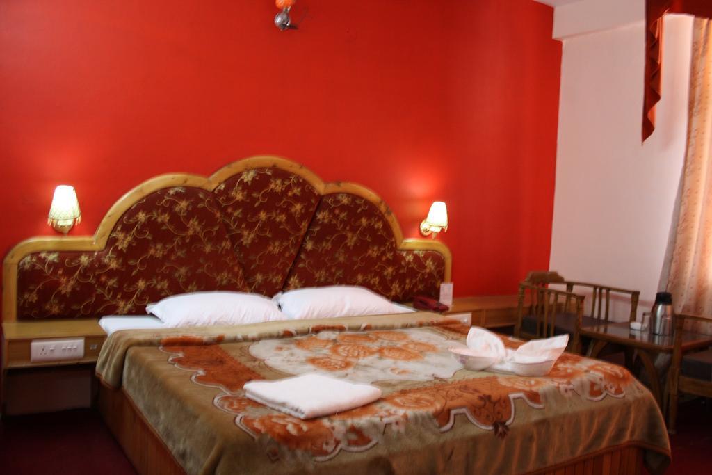 Hotel Ocean Blue Manali Eksteriør bilde