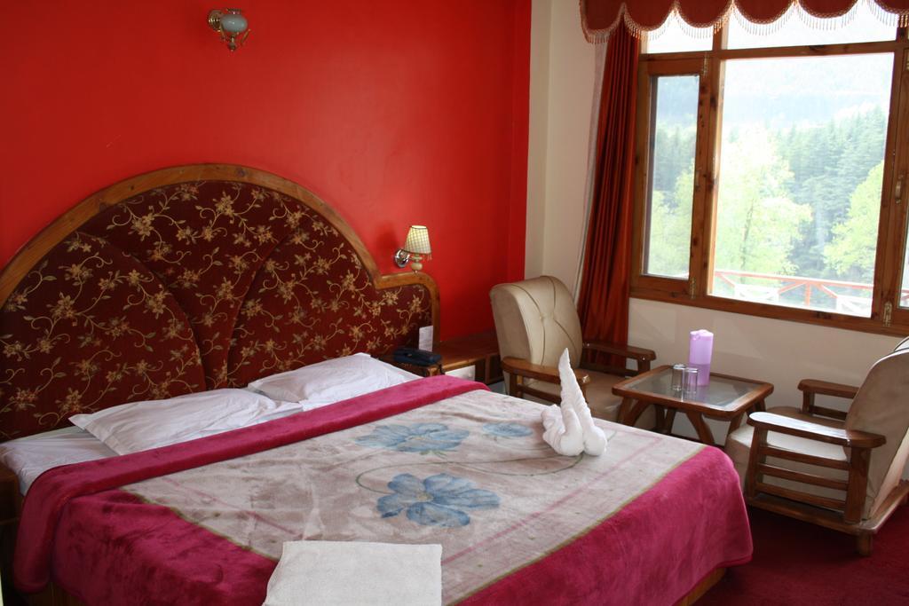Hotel Ocean Blue Manali Eksteriør bilde