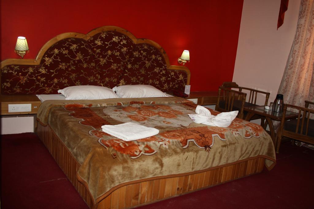 Hotel Ocean Blue Manali Eksteriør bilde